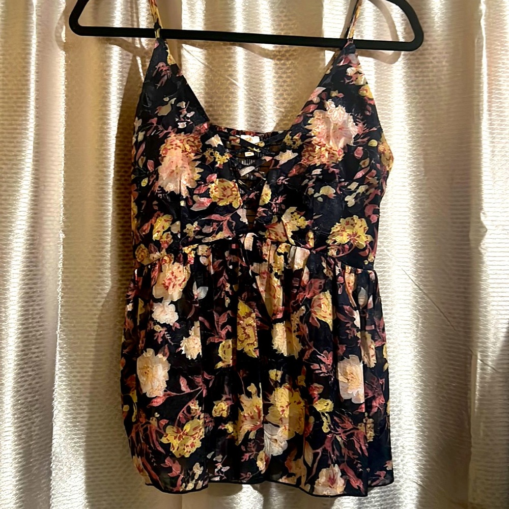 Floral tank